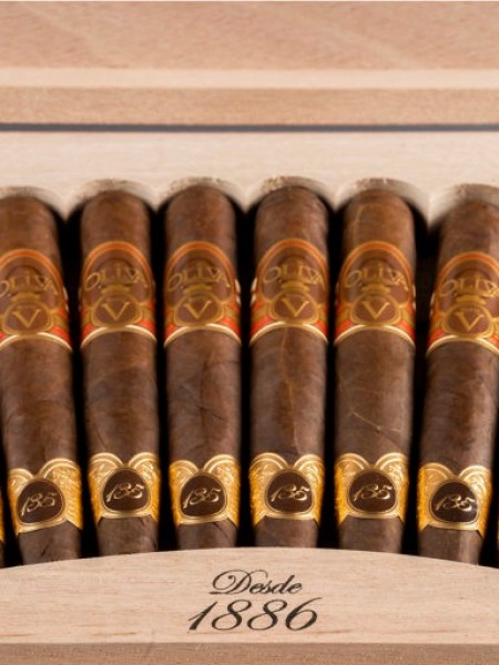 Oliva Serie V 135. Yıldönümü Sınırlı Sürümü 12Li Puro Oliva Serie V 135. Yıldönümü Sınırlı Sürümü 12Li Puro